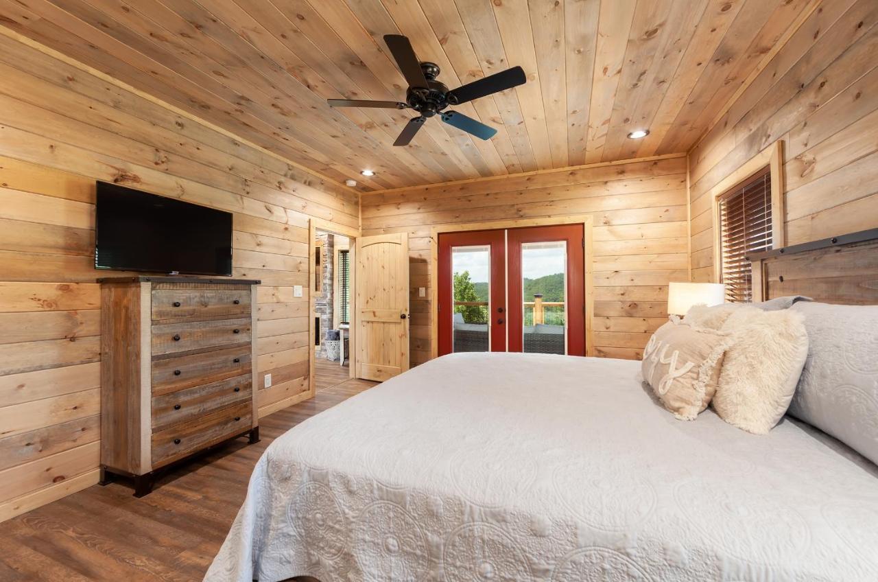 Thunder Mountain Lodge Cabin Севьервилл Экстерьер фото