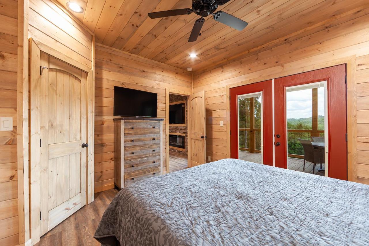 Thunder Mountain Lodge Cabin Севьервилл Экстерьер фото